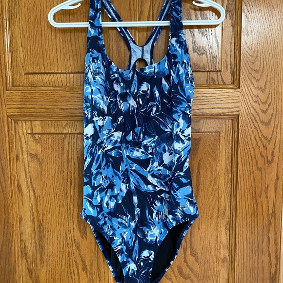 4 speedo swimsuits - all in EUC, all size 8 - Picture 1 of 13